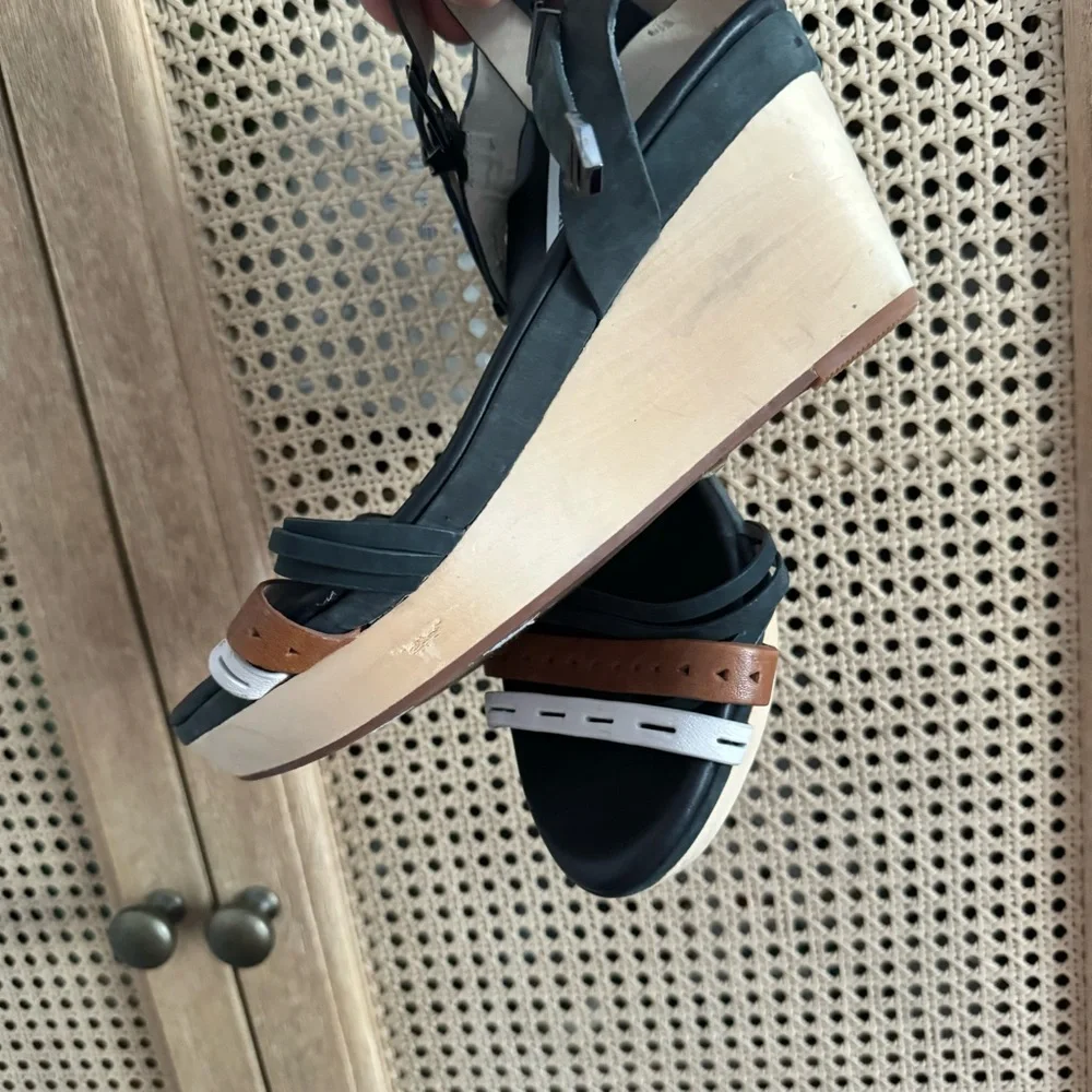 Bisbee Platform Sandal Size 11 / MATT BERNSON